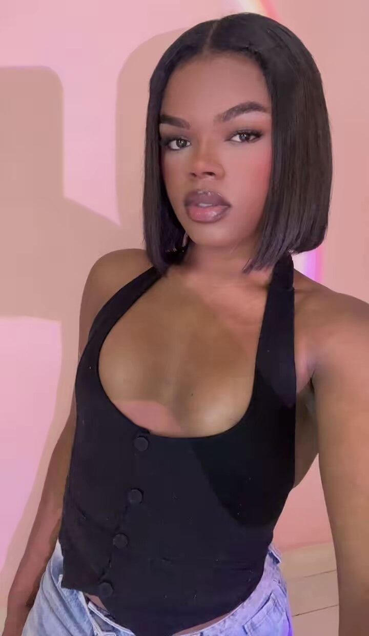 CamiEstrada Trending Plaatje 6042