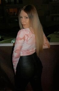 EllaAzianaa Witty and sexy Pic 5