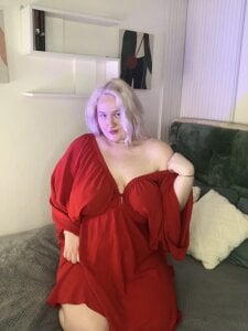 Lina_Hottie kullanıcısının LADY IN RED albümü -  6 fotoğraf
