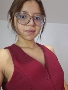 Zoow_bluussh Do you like how I'm dressed today? Pic 4