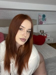 Hottie_miaa morning in your shirt😏💛💕 Bilde 5