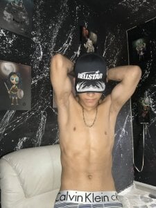 DylanRoyce_ MY BODYYY Hình 2