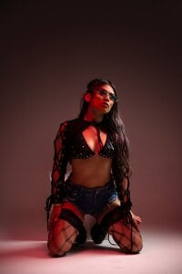 Here are a sweet and rude girl at the same time 🔥🤭 de Tiffanysurez_ Fotos 2