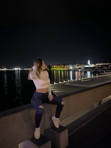 Holly_Joy Public Pic