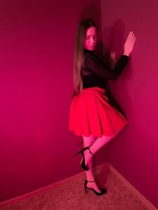 aylin_mirage Red Light Mood Pic 4