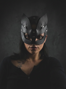 alwayshornyvivi Mistress of shadows 😈 Should I wear a mask today?😈 Foto