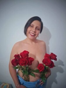 HelenaGold1 a girl a little hotter 🔥🔥 Immagine  5