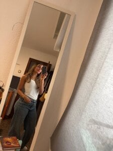 Alma_Rosee Public Pic