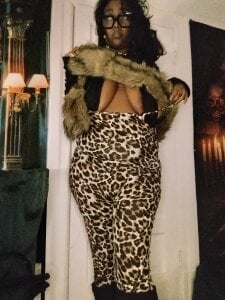 Lips around de VenezuelaLuxeNoir  4 photos