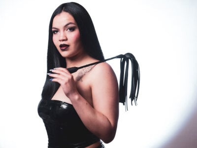 GoddessJulietteNoiir Ready to serve me? Billede 2