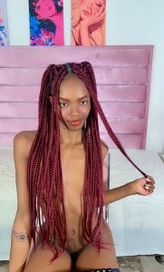 Ebony porcelain doll 👸🏾😍🫦 de Ririblonde1  5 photos