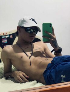 jaden_wolf A little skin, a lot of imagination. Pic