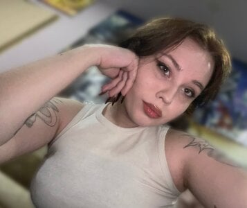 AlikaLevis Horny Pic 3