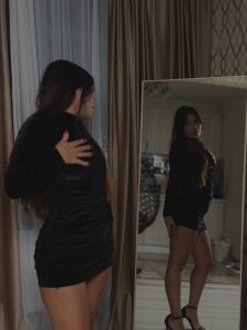 Daniela_Miles Public Pic 3