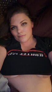 a little peek de KSQUEEN  2 Imagens