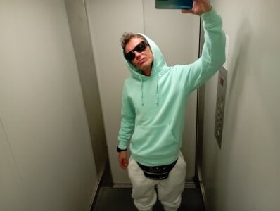 SlushySatellite523 Public Foto 3