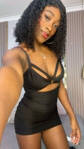 Skylar_Smith_ Sexy in black🖤🐈‍⬛ Pic 3