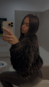 EvvaLovvia Public Pic 5