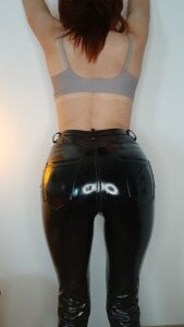Creamy_Lissa I shine in shiny pants ;) Pic 3