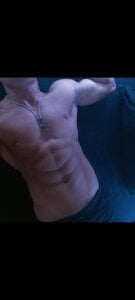 Tyler_Gold23 Public Pic 3