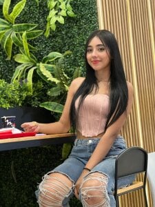 ScarlettBlaze_ Pool Day Pic 2