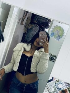 AnnaBliss- Public Pic 4