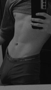 JuacoLin_GaySin camisa Bild 2