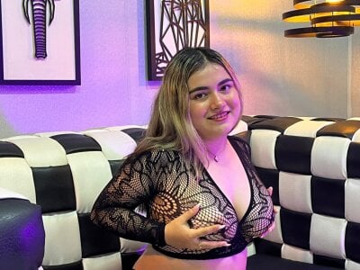 KatyBlondee Welcome spring 🌸🌷 Pic 2