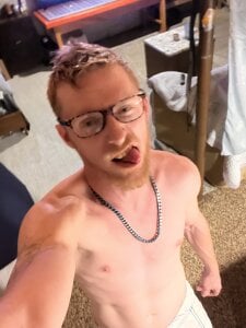 luv2cum7491 Public Pic 9