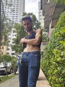 NicolasMave Public Pic 2