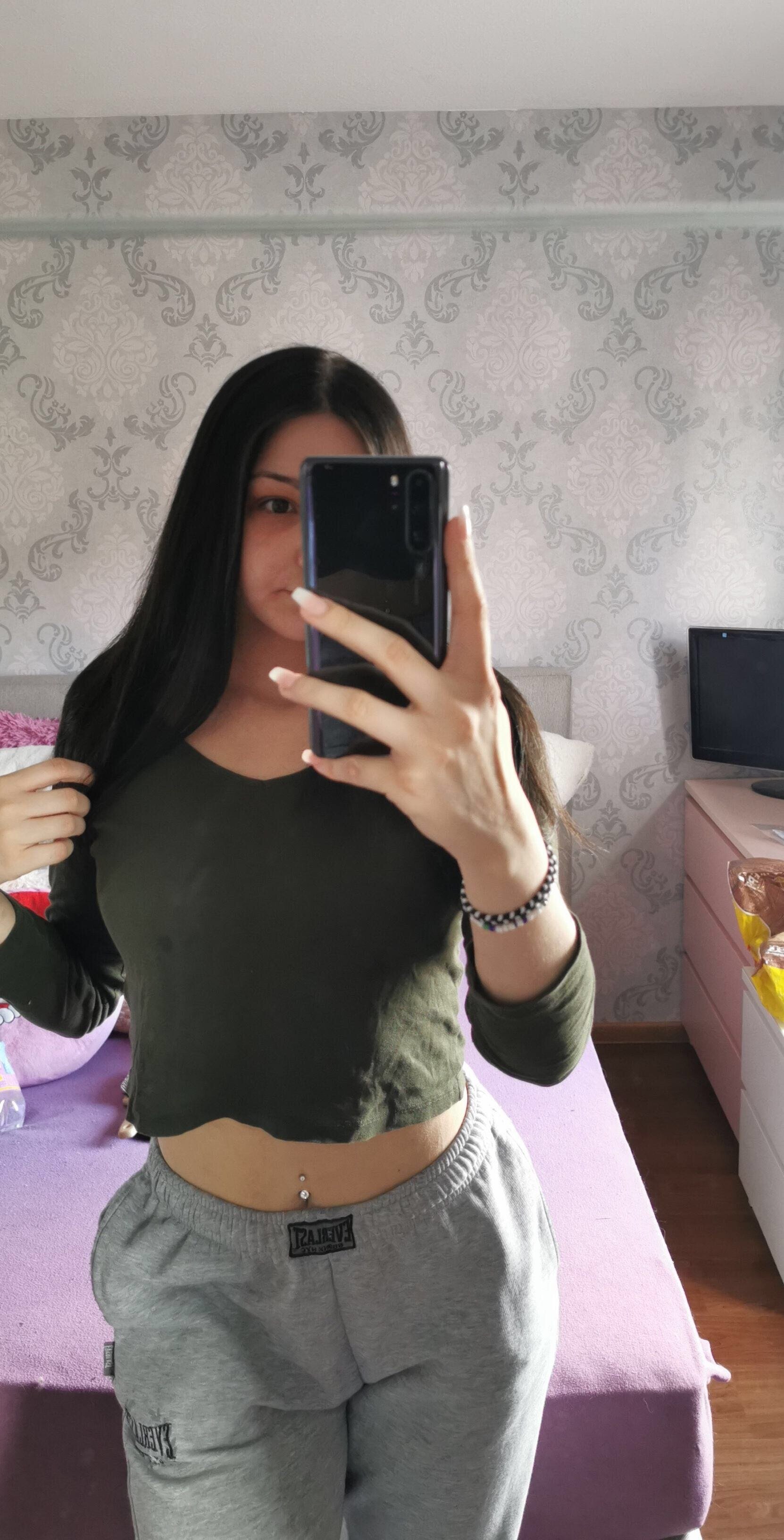 Join Dorideluxe66 Live Sex Chat - Profiles, Reviews, & Porn