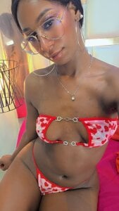 BritneyVega: Bold Ebony Temptation 🔥 ( 3 фото)