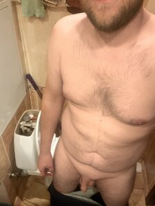 sergei21819 Красивый парень мастурбирует и делает фото Pic 2