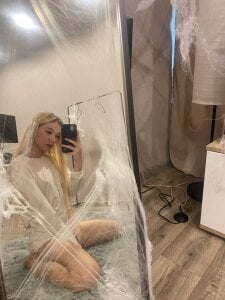 Flirty_leeのgetting ready for halloween^^)の 4枚の写真