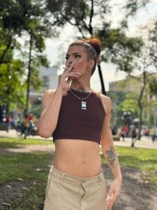 Bella_salvatore between smoke Pic 8