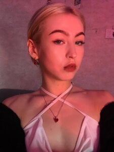 Moon_Silk Public Pic 4