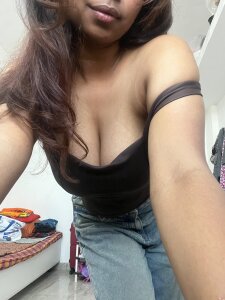 hot_mistress_ Cumm in my deep clevage ♥️ Pic 3