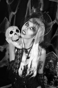 Lunamistyc 🕸️ Wrapped in lace and temptation Gambar 3