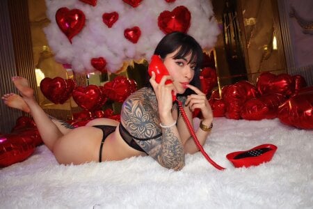 JuneCollins Public รูป  2