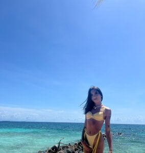 In the beach🌊 de valery_yepes  2 photos