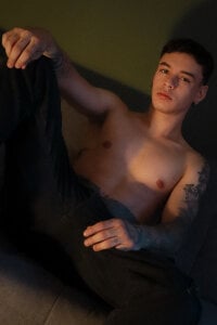 zoldick_hugeのHot boyの 3枚の写真