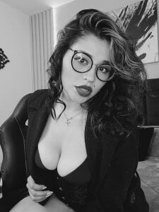 Dakhota_Rouge Soft lights are enough ... 🖤🤍  6. fénykép