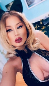 Julia_C Public Poză