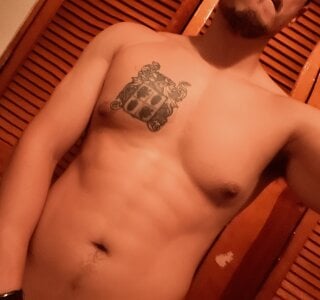 Bernymanstrong Public Foto 5