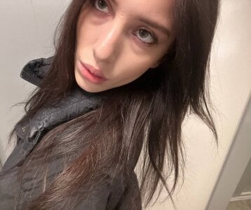 Blushie_Girl Public Pic 5