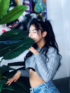 Nina_Velvet Public Pic 2