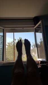 Mandra_is_a_whore Public Feet Pic 3