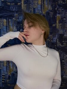 Ellie_Heavenly Public Foto 3