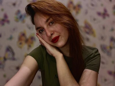 JoslynContrera Between strearms รูป  4