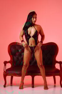 MeleekXXX_ Red ferver on black Pic 3